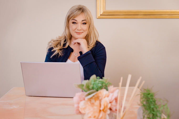 How you can work with Janet Pink